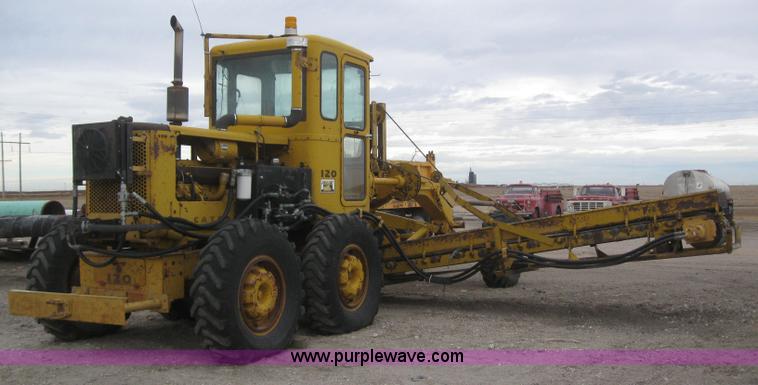 image for item 3083 1967 Caterpillar 120 motor grader with boomer elevator