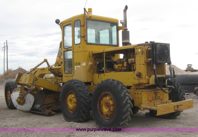 image for item 3083 1967 Caterpillar 120 motor grader with boomer elevator