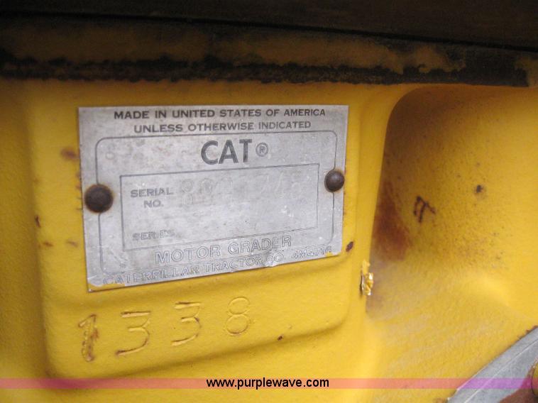 image for item 3083 1967 Caterpillar 120 motor grader with boomer elevator
