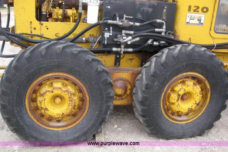 image for item 3083 1967 Caterpillar 120 motor grader with boomer elevator