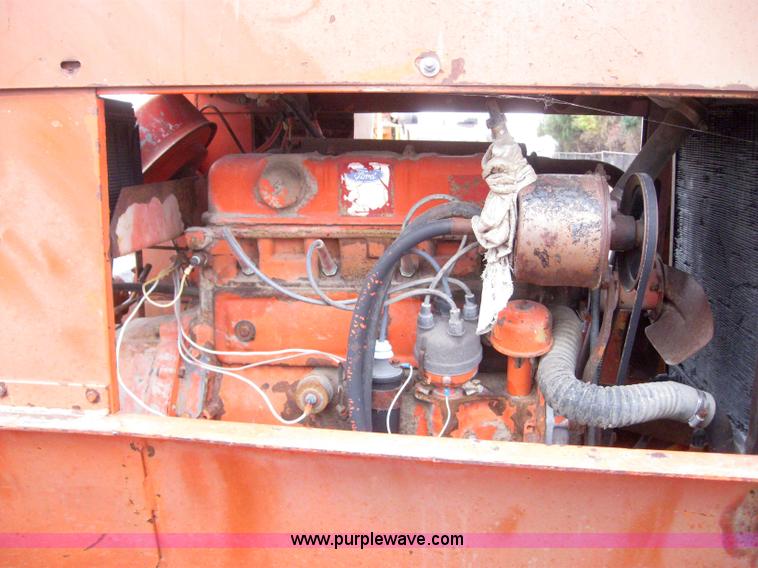 image for item 3084 1982 Bros SP-2800 roller packer