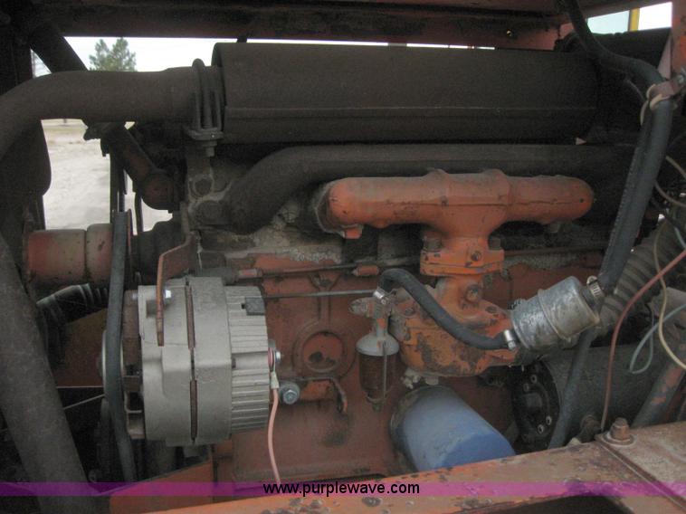 image for item 3084 1982 Bros SP-2800 roller packer