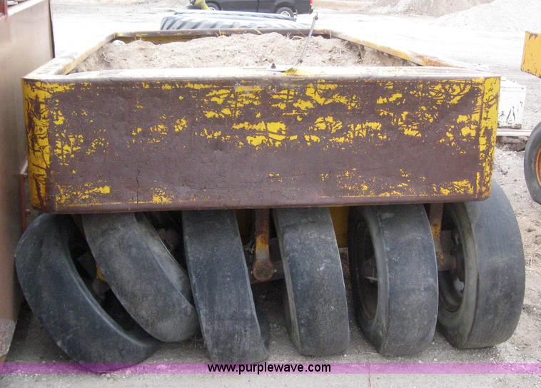 image for item 3085 Grace roller packer