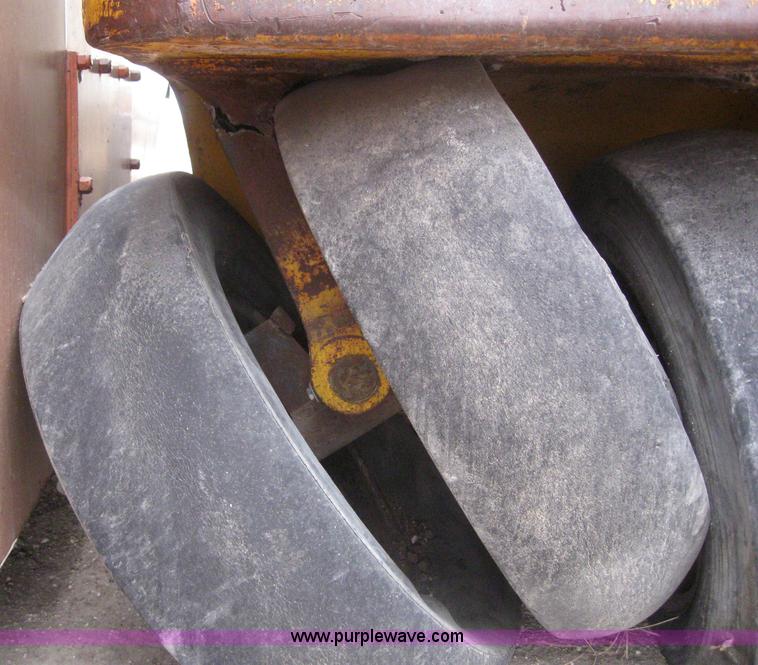 image for item 3085 Grace roller packer