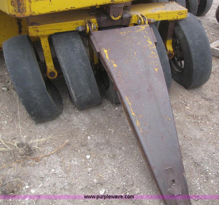 image for item 3085 Grace roller packer