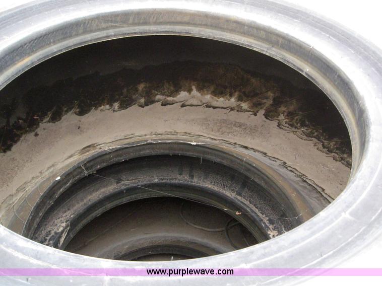 image for item 3086 (4) 23.5R25 loader tires