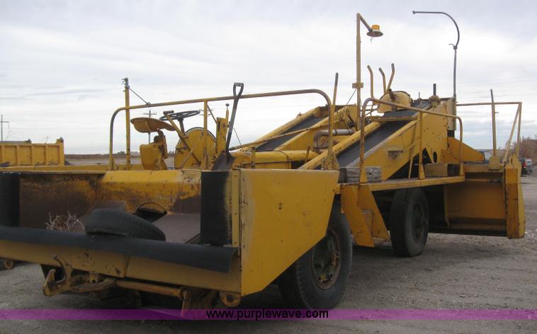 image for item 3088 Flaherty Spread Master power spreader