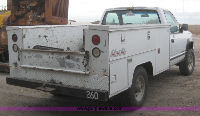 image for item 3090 1989 Chevrolet K3500 pickup truck