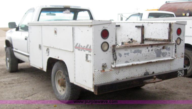 image for item 3090 1989 Chevrolet K3500 pickup truck