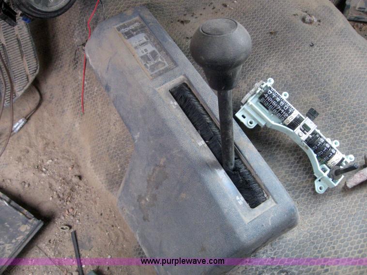 image for item 3090 1989 Chevrolet K3500 pickup truck