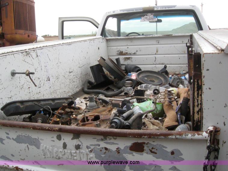 image for item 3090 1989 Chevrolet K3500 pickup truck