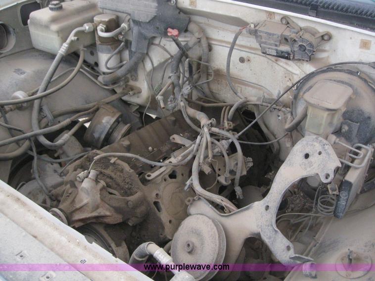 image for item 3090 1989 Chevrolet K3500 pickup truck