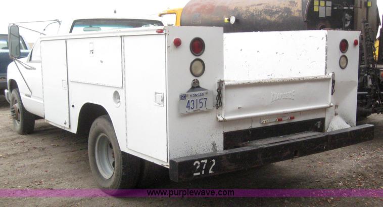 image for item 3091 1992 Chevrolet C3500 pickup truck