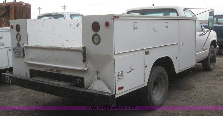 image for item 3091 1992 Chevrolet C3500 pickup truck