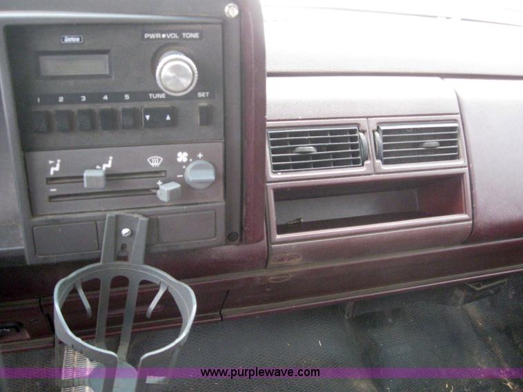 image for item 3091 1992 Chevrolet C3500 pickup truck