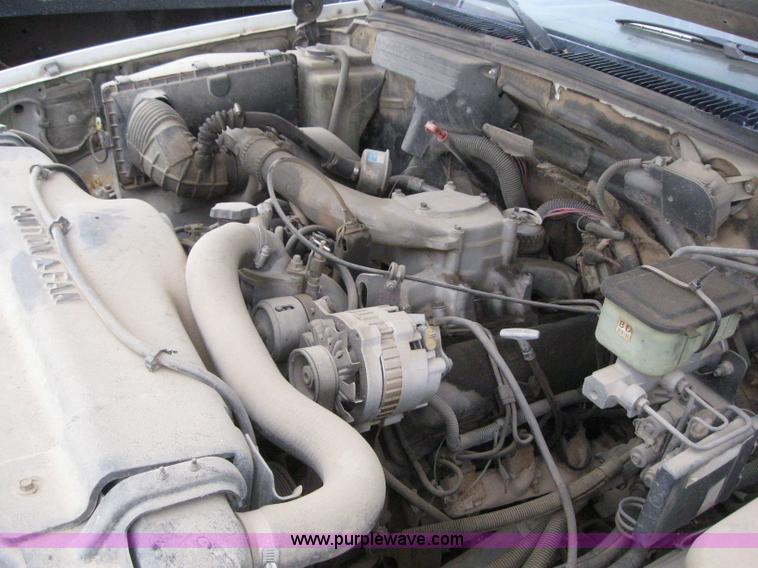 image for item 3091 1992 Chevrolet C3500 pickup truck