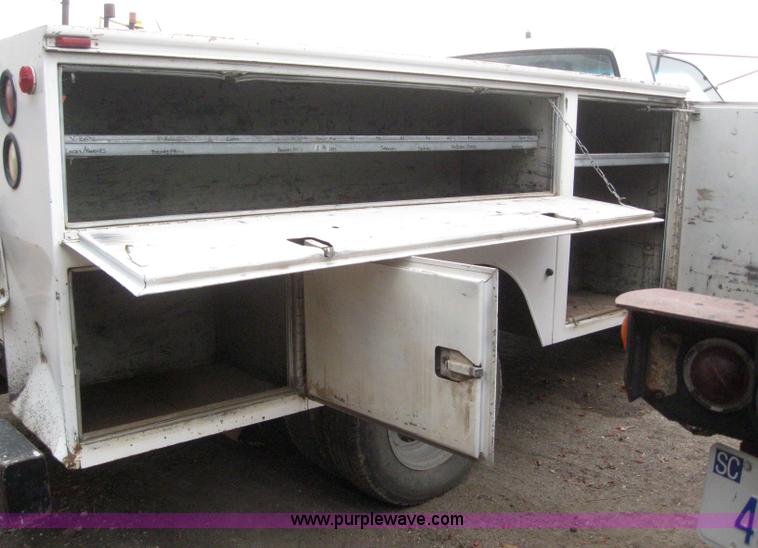 image for item 3091 1992 Chevrolet C3500 pickup truck