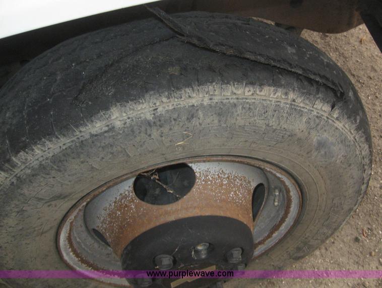 image for item 3091 1992 Chevrolet C3500 pickup truck