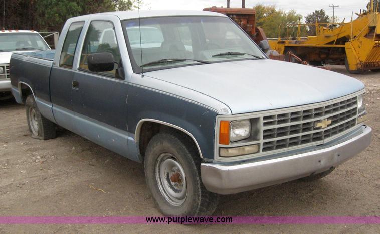 image for item 3092 1992 Chevrolet C2500 pickup truck