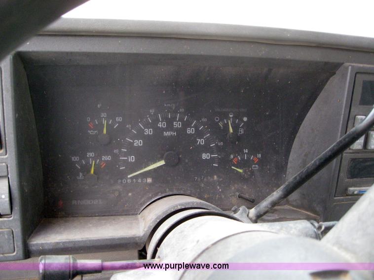 image for item 3092 1992 Chevrolet C2500 pickup truck