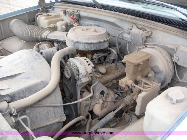 image for item 3092 1992 Chevrolet C2500 pickup truck