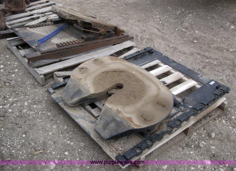 image for item 3094 (2) fifth wheel plates