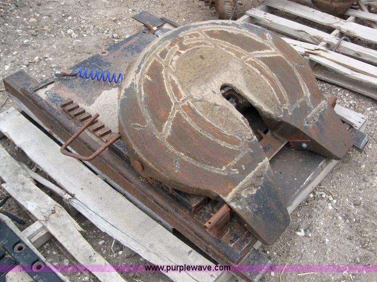 image for item 3094 (2) fifth wheel plates