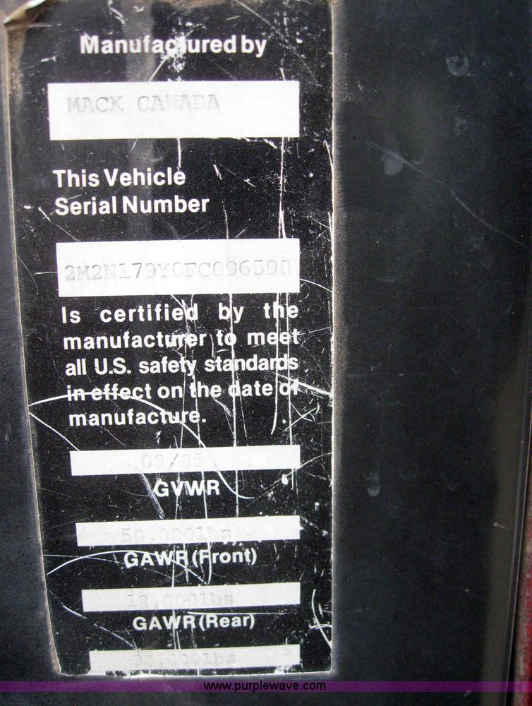 image for item 3098 1985 Mack R6869T semi truck