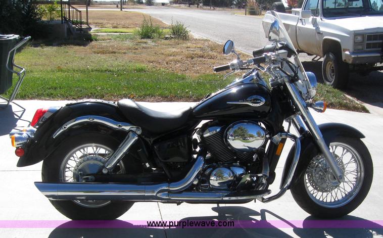 image for item 3100 2002 Honda Shadow American Classic Edition motorcycle