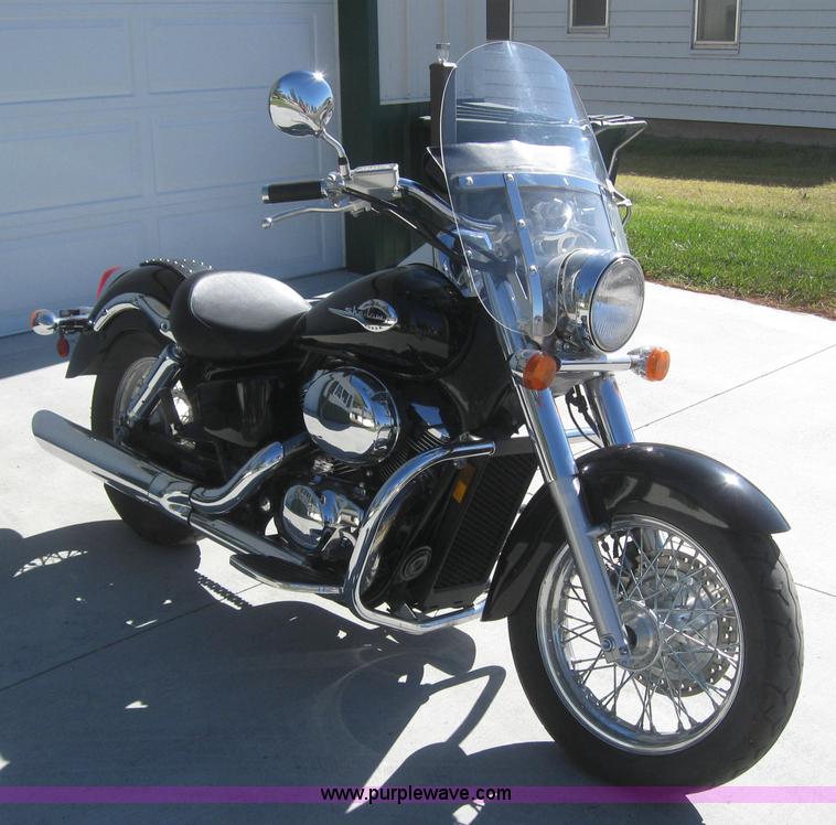 image for item 3100 2002 Honda Shadow American Classic Edition motorcycle