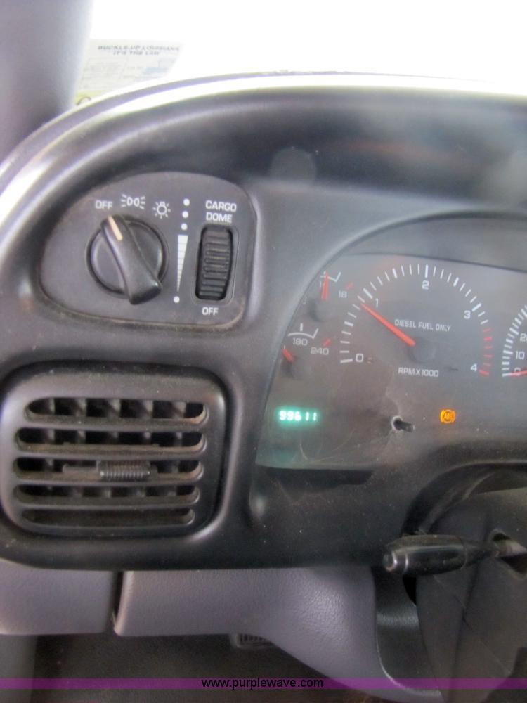 image for item 3469 2001 Dodge Ram 3500 flatbed truck