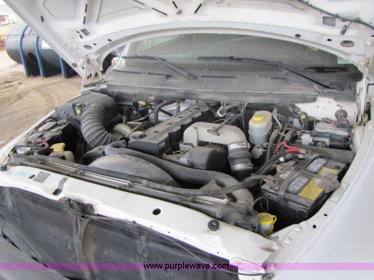 image for item 3469 2001 Dodge Ram 3500 flatbed truck