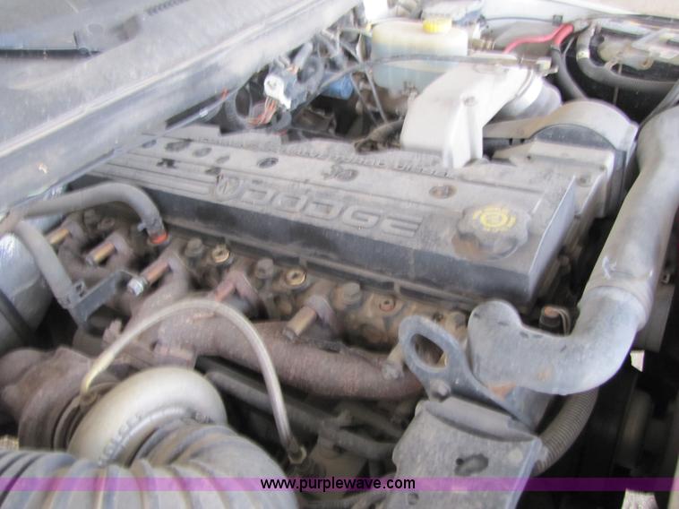 image for item 3469 2001 Dodge Ram 3500 flatbed truck