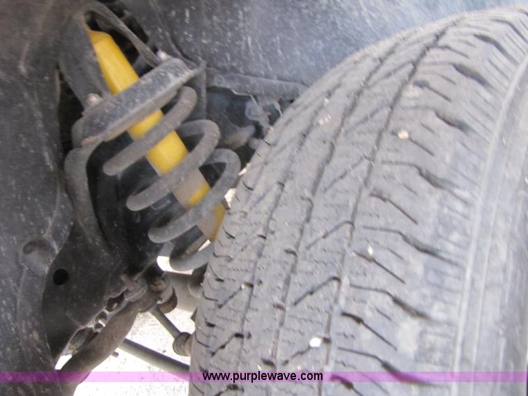 image for item 3469 2001 Dodge Ram 3500 flatbed truck