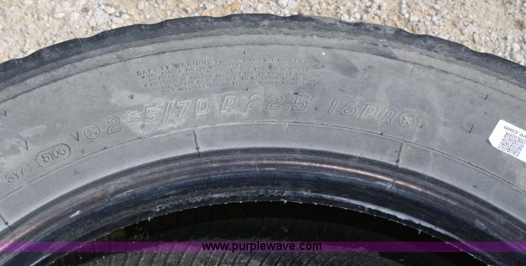 image for item 5102 (2) 255/70R22.5 tires