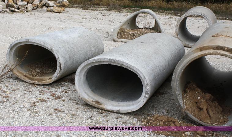 image for item 5105 Concrete tubes