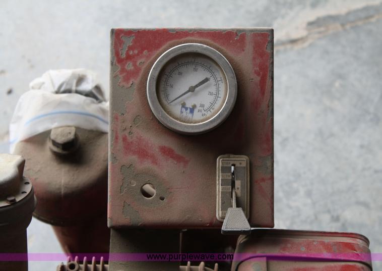 image for item 5107 Briggs and Straton 8 hp pump