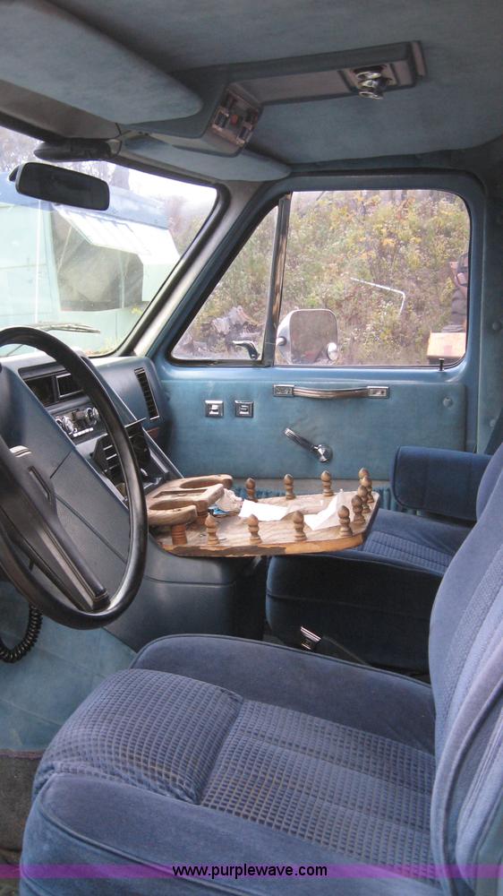 image for item 5291 1983 Chevrolet Jayco conversion van