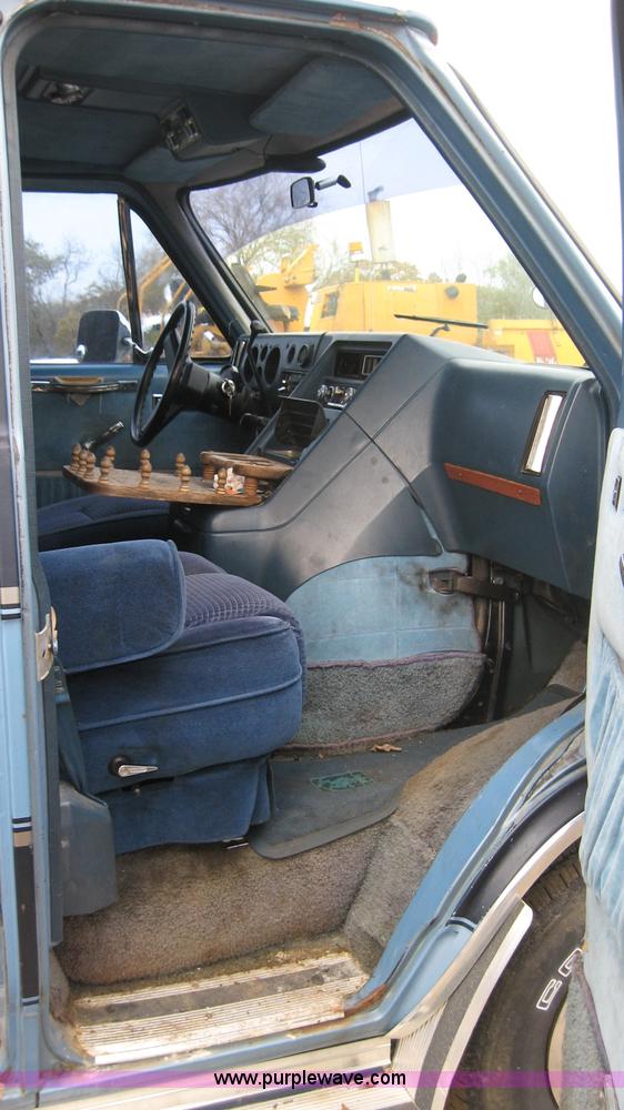 image for item 5291 1983 Chevrolet Jayco conversion van