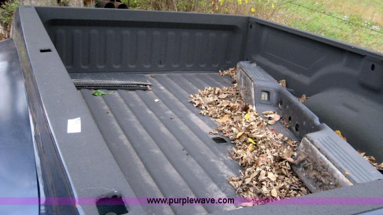 image for item 5296 Pickup bed with bumper