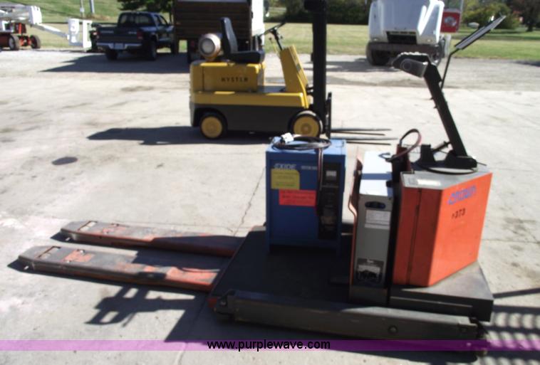 image for item 5482 Crown 40P-CS ride on electric pallet jack