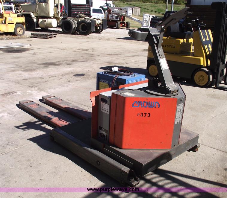 image for item 5482 Crown 40P-CS ride on electric pallet jack