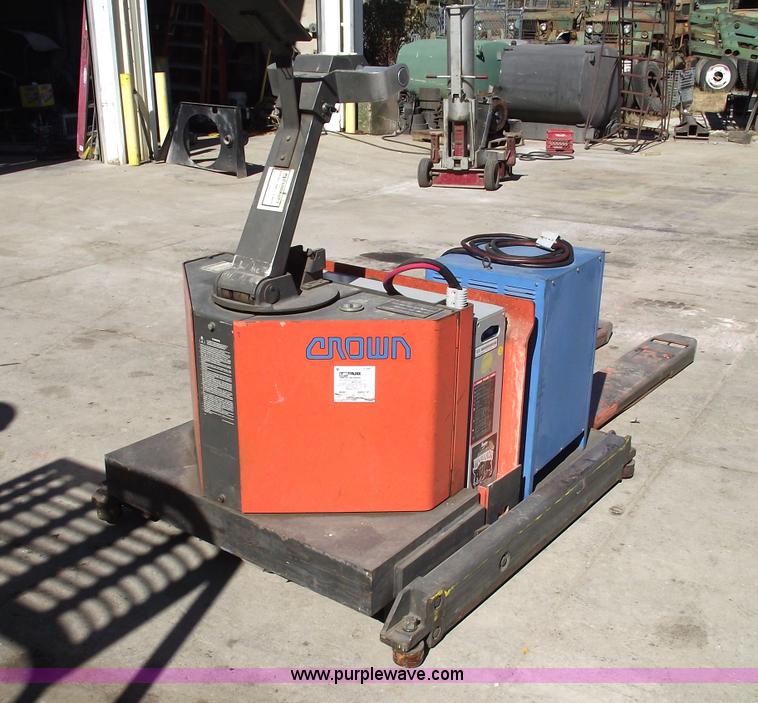image for item 5482 Crown 40P-CS ride on electric pallet jack