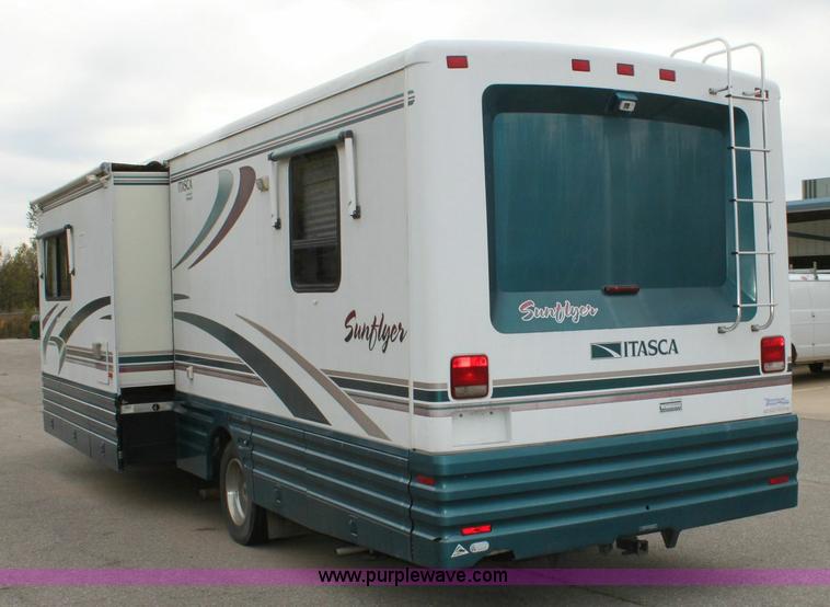 image for item 6228 1999 Winnebago Itasca Sunflyer motorhome