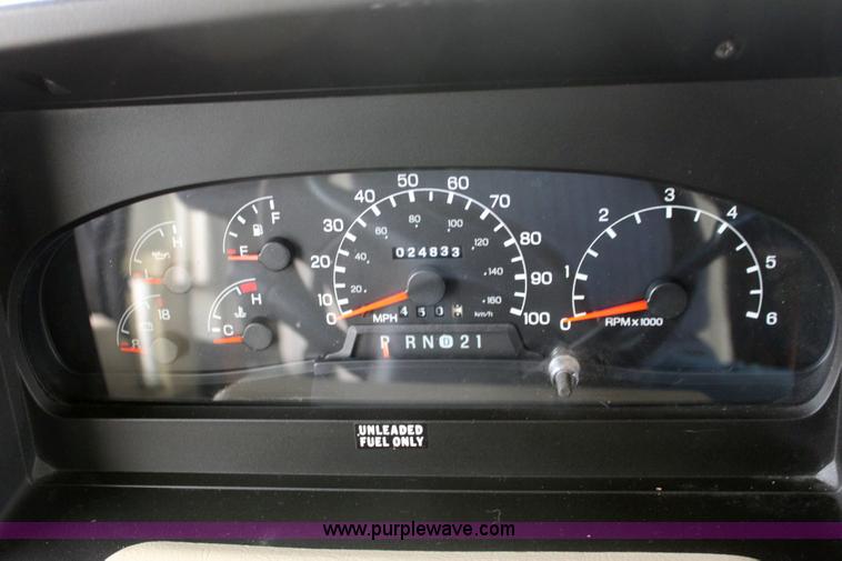 image for item 6228 1999 Winnebago Itasca Sunflyer motorhome