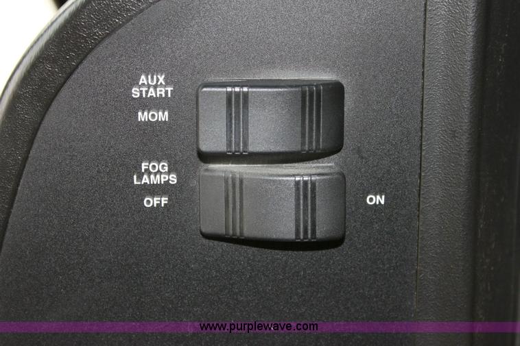 image for item 6228 1999 Winnebago Itasca Sunflyer motorhome