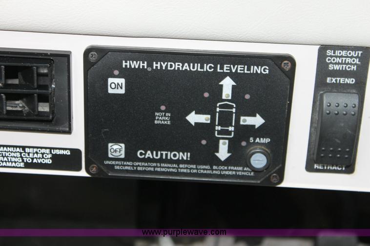 image for item 6228 1999 Winnebago Itasca Sunflyer motorhome