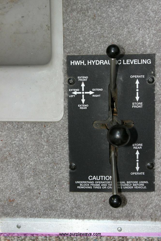 image for item 6228 1999 Winnebago Itasca Sunflyer motorhome