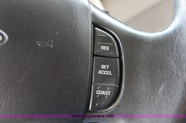 image for item 6228 1999 Winnebago Itasca Sunflyer motorhome