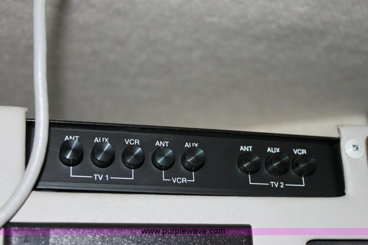 image for item 6228 1999 Winnebago Itasca Sunflyer motorhome